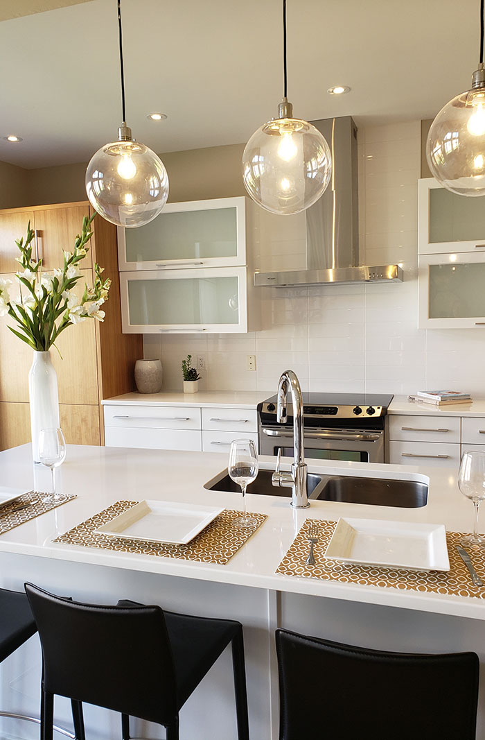 remodeled-kitchen-in-natural-tones-modern-apartment